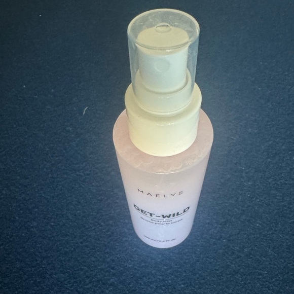 MAELYS Get-Wild Body Mist in spray bottle! Zoom in for details- smells so good🩷 - Picture 6 of 10
